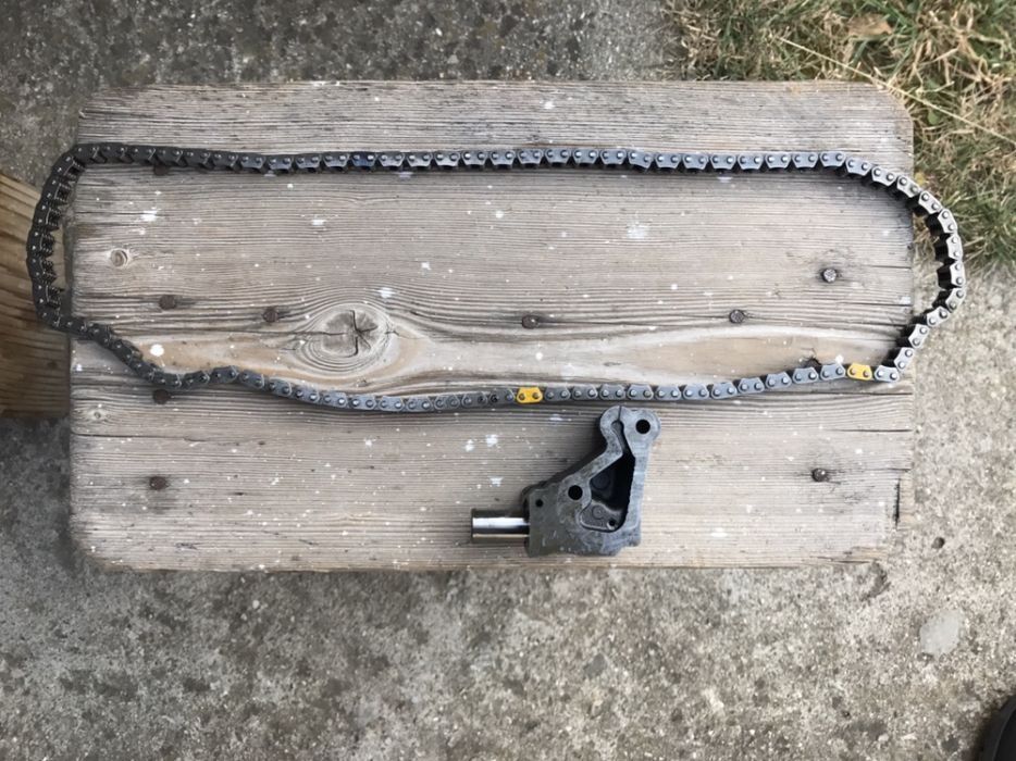 Бутала и верига-Нисан Алмера