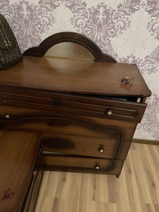 Писменный стол и тумба