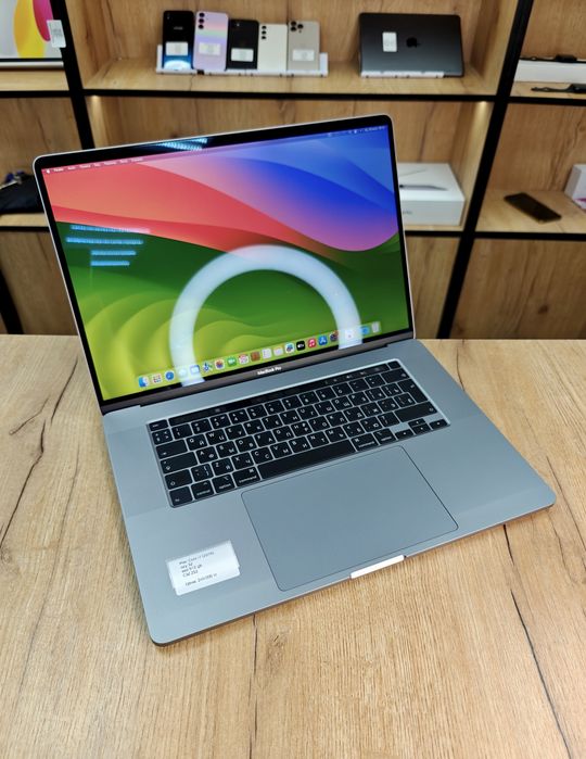 MacBook Pro 16 | Core i7 | 32Gb ОЗУ | 512гб | TouchBar Apple