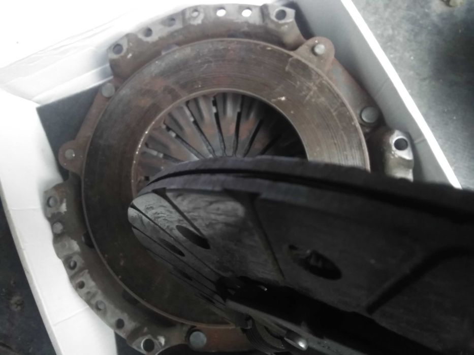 Съединител LUK за Аudi 80 B3 1.8 бензин-нов комплект +лагер