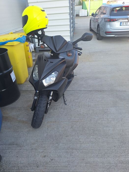 Scuter pe benzina