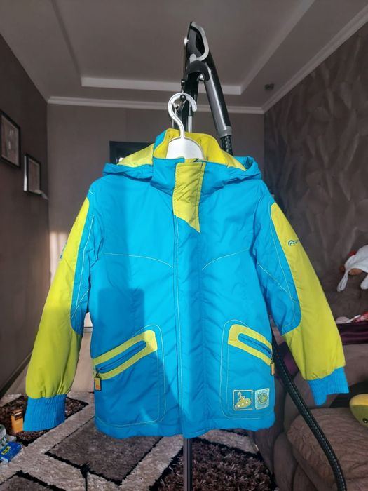 Продам курточку на мальчика