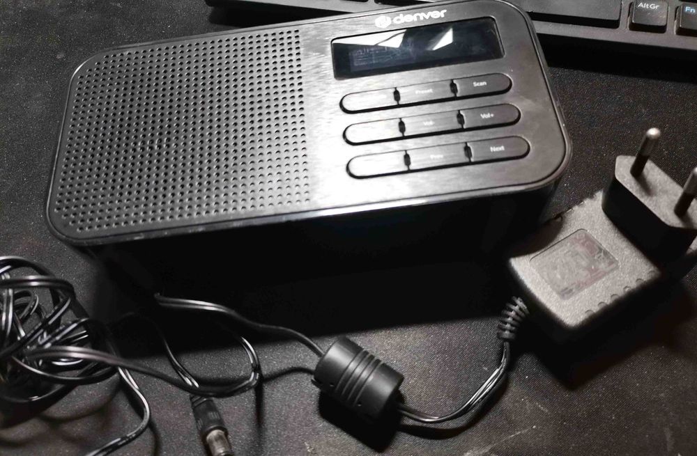 Radio Denver DAB-42  FM/DAB  Cu baterii negru