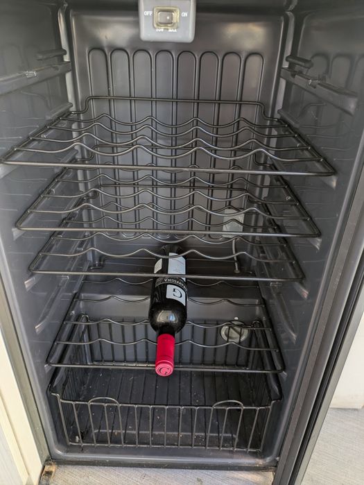 Витрина, охладител за вино, ниска - 88 см