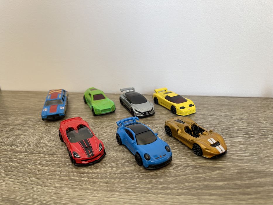 Hot wheels метални модели/коли, shell bmw m1, камион Advan, скейтборд от Mcdonald’s