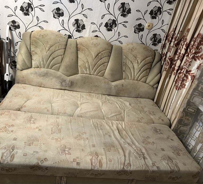 Отдам диван даром