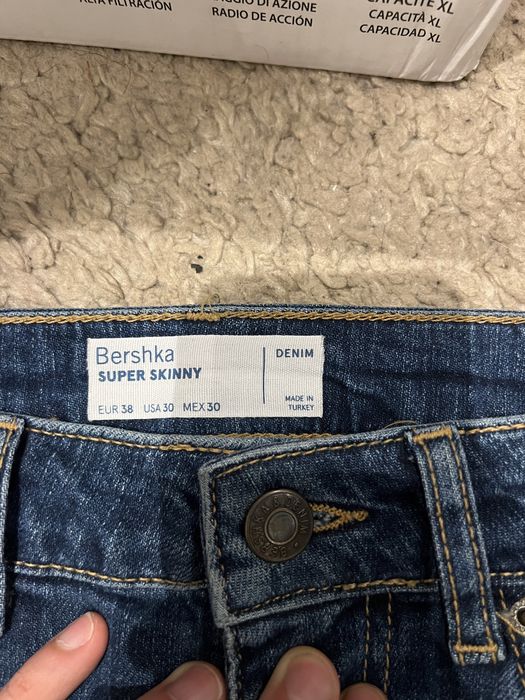 Blugi Bershka super skinny eur 38
