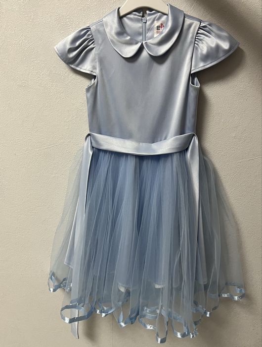 Платье на девочку 6-7 лет в хорошем состояний