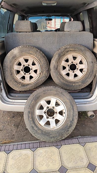 Диски комплект 6*139.7 и резиной ST225/75R15