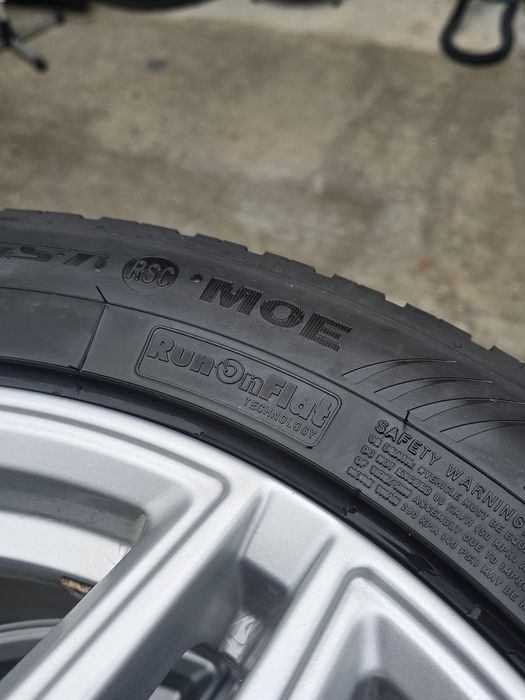 4 Броя 225/55/17 Dunlop 2x6mm 2x5mm RunFlat