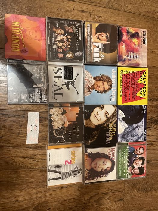 Vand colectie CD-uri , sunt 3 seturi, pretul este pe set