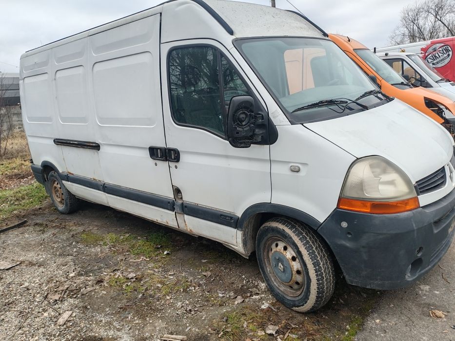 Dezmembrez Renault Master 2.5 L2H2 2007