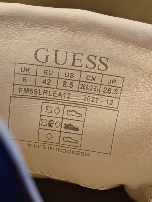 Сникърси Guess номер 42 , 45