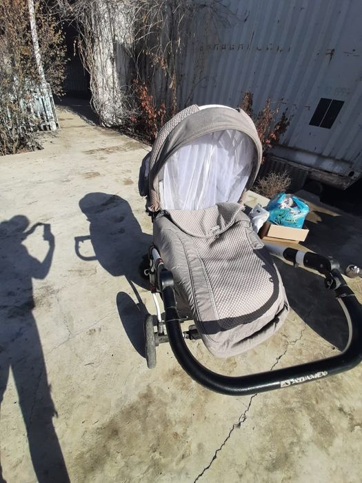 Продам коляску ademex