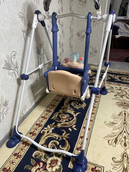 Качеля детский состояние великолепная