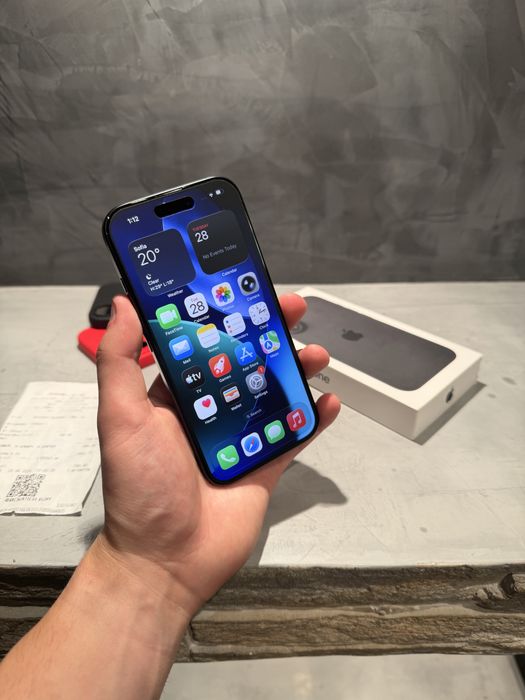 КАТО ЧИСТО НОВ Iphone 16, 100% батерия Black