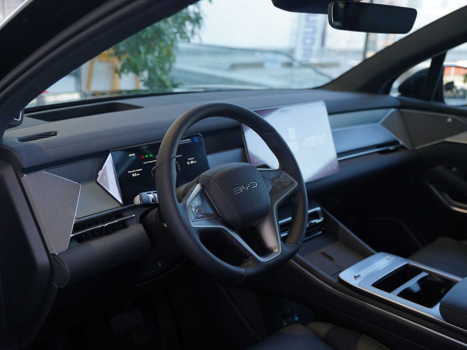 BYD ATTO 8 гибрид