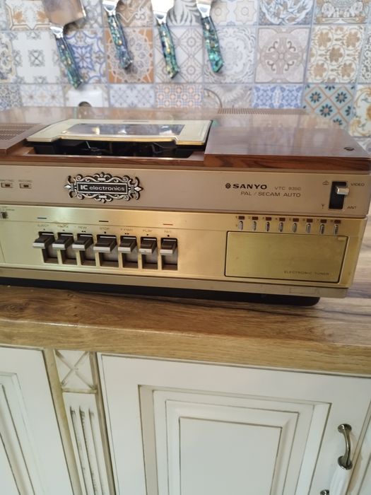 Продавам видеорекордер Sanyo Betamax