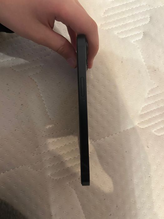 Айфон 13 в темно синем цвете 128 гб