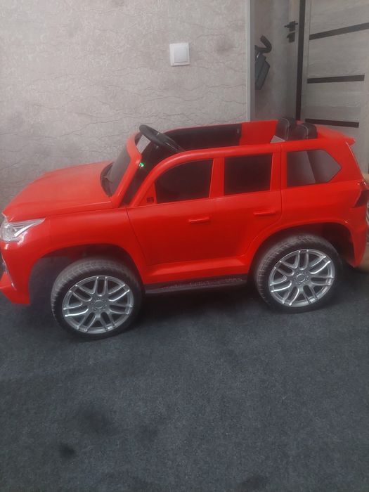 Bolalar moshinasi pultli