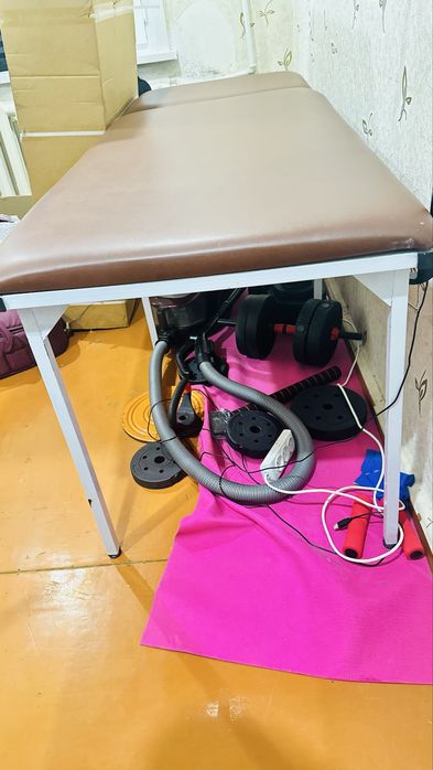 Кушетка крепкая хорошая