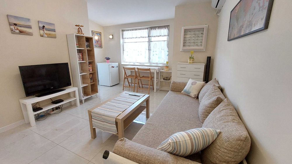 Дава се под наем Тристаен апартамент в Варна, Център - 100 кв.м за 847.62 € - Снимка #6