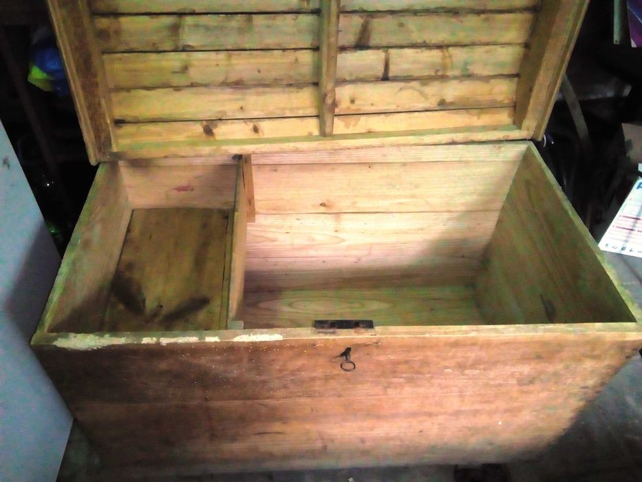 Старинна ракла от 19 век