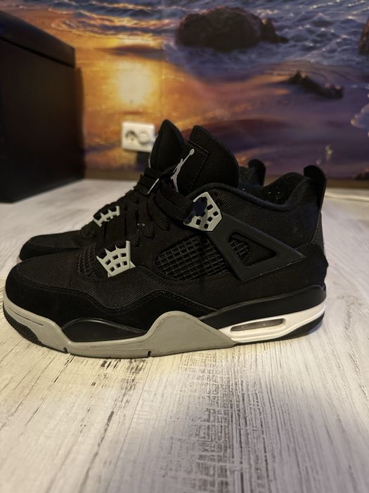 Jordan 4’ retro bred