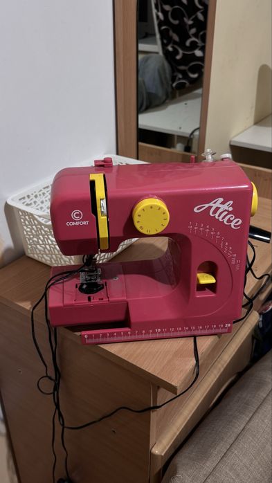 Детская швейная машинка