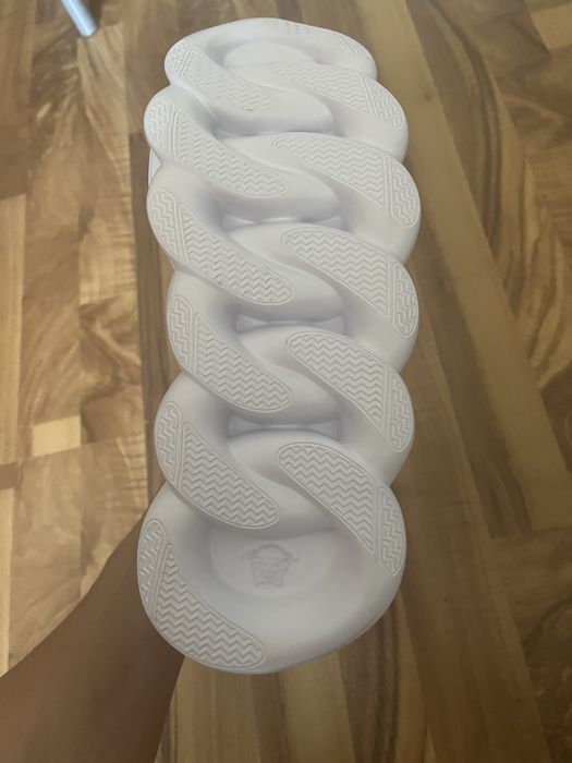 Versace chain reaction triple white REDUCERE 2 zile!!!
