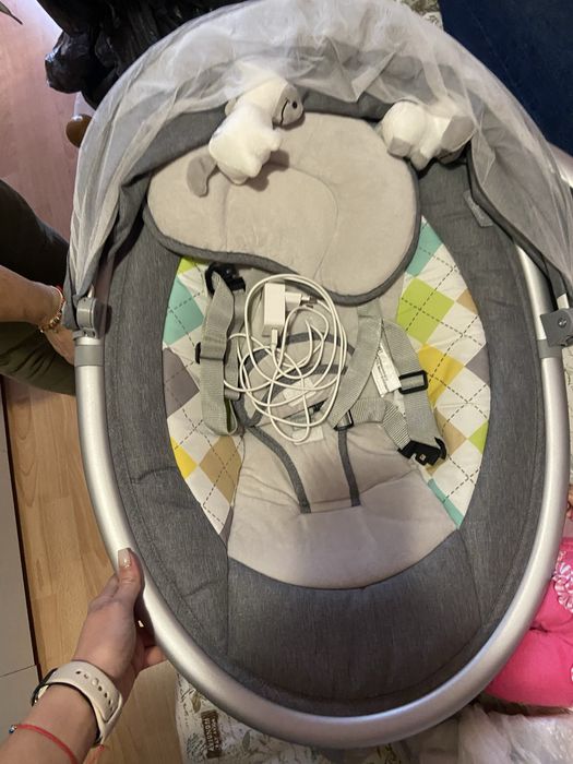 Бебешка електрическа люлка кенгуру