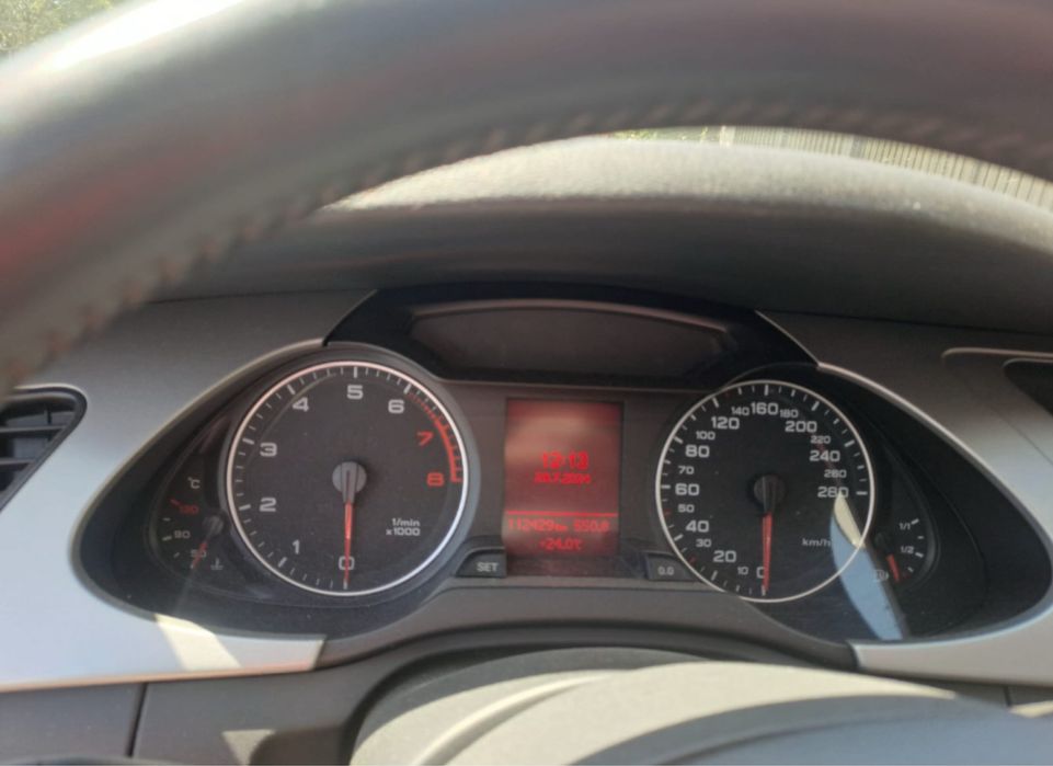 Vând Audi A4 model B8