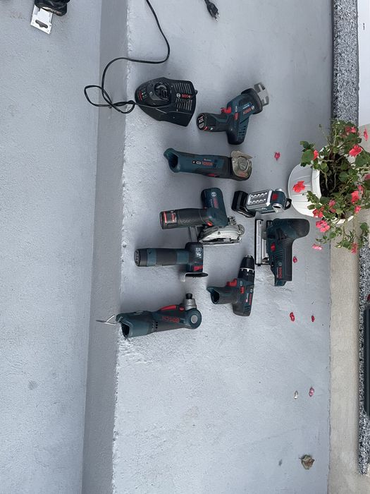 Vand scule bosch 12 v