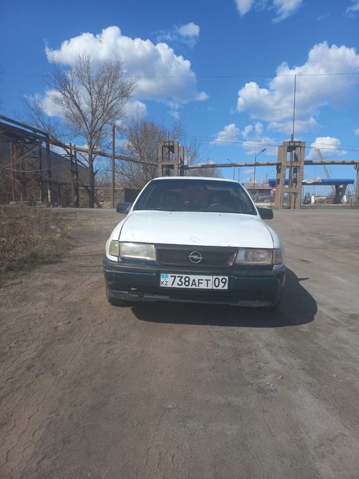 Продам машину opel vectra