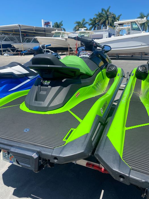 2 Yamaha VX cruiser Jet Ski  cu Remorca dublă