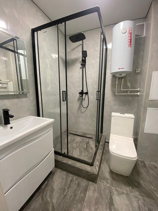 Продам 2 Ком квартиру в центре города