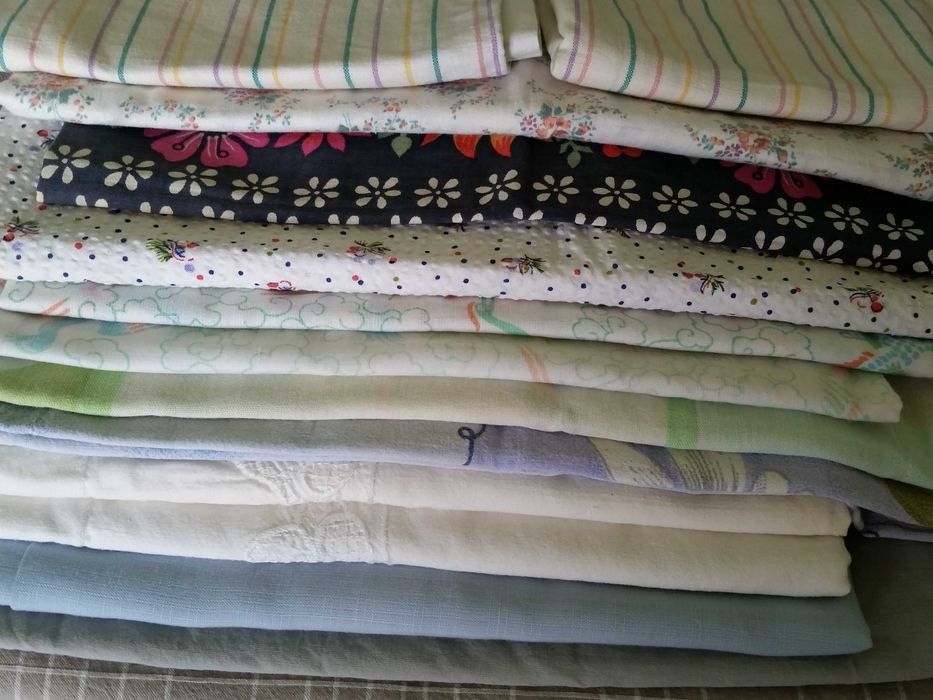 Спално бельо-долни чаршафи ,пликове,калъфки,хавлии-нови и употребявани