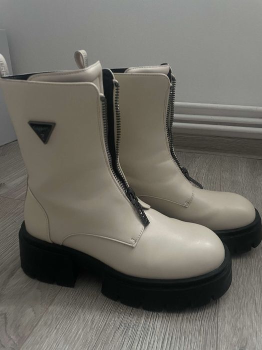 Botine Guess (nu prada,jordan 4,yezzy ,bape)