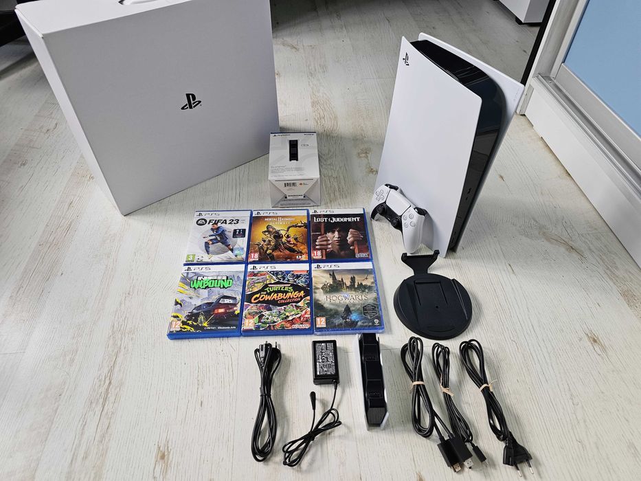 Playstation 5 дискова версия, пълен комплект със 6 игри