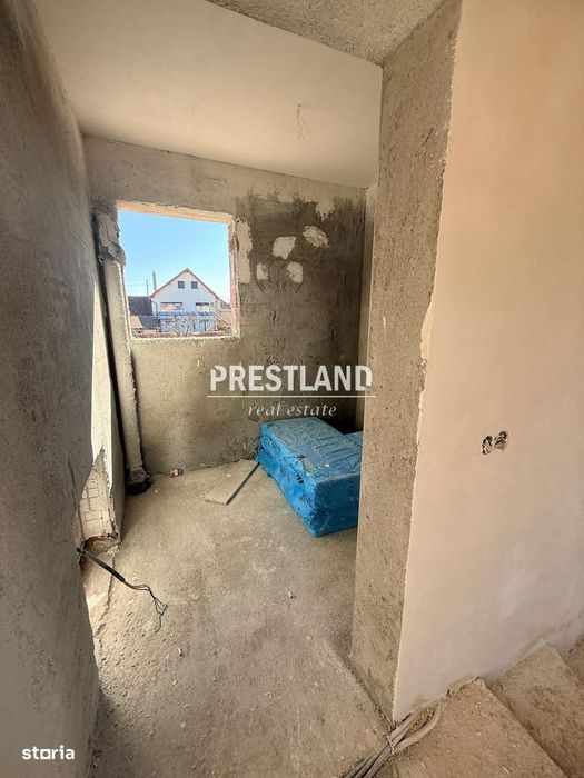 Casă pretabilă pentru 2 familii cu teren 434 mp.
