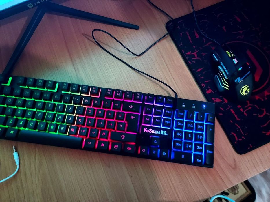 Intel core i5 4570
Ssd 512 gb
Video karta RX 580 8 gb
Ram 16 gb
x7 gam