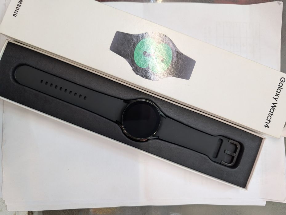 Samsung Galaxy Watch 4 Lotrioara • OLX.ro