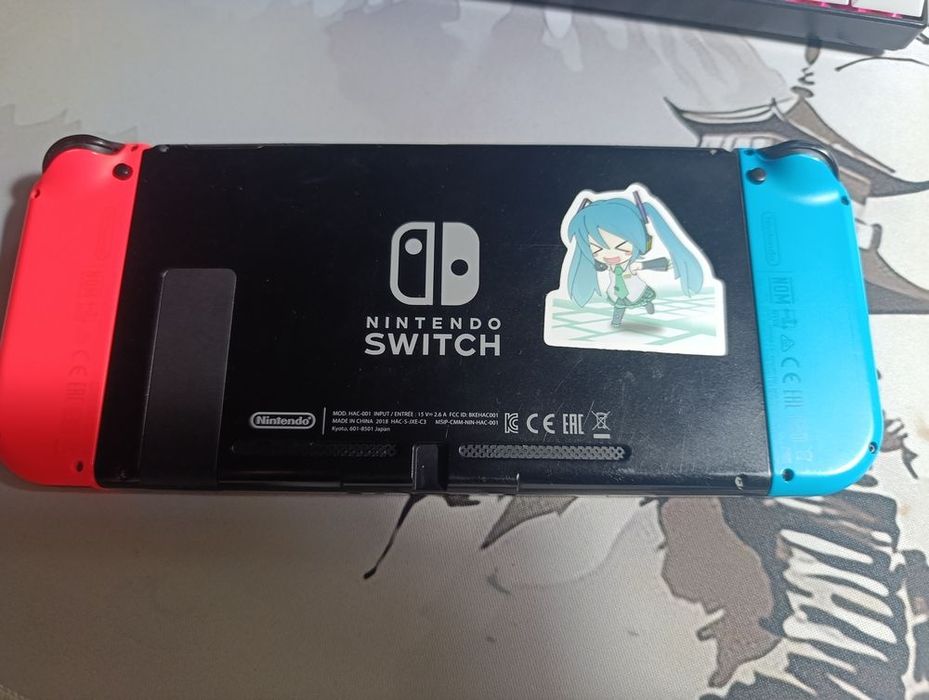 Nintendo switch с картой памяти 128 и играми