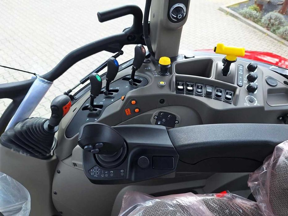 Новый трактор колесный Case IH FARMALL 120 M