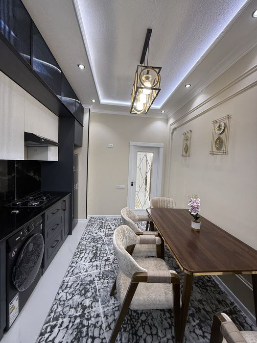 Bogishamol city Pavarot Vokzalda joylashgan 3 xona kvartira sotiladi