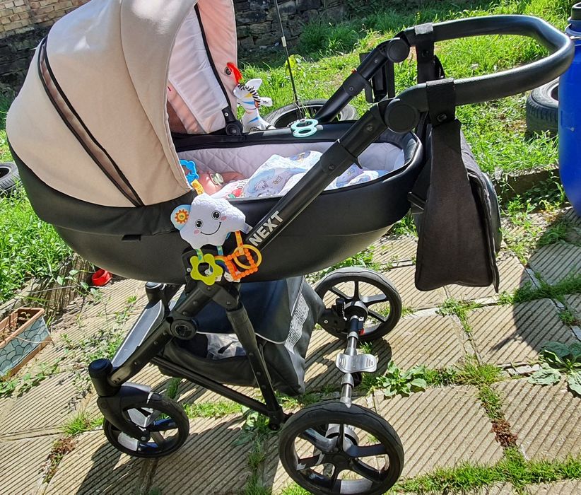 Бебешка количка NEXT комбинирана  с два коша +подарък кошница за кола