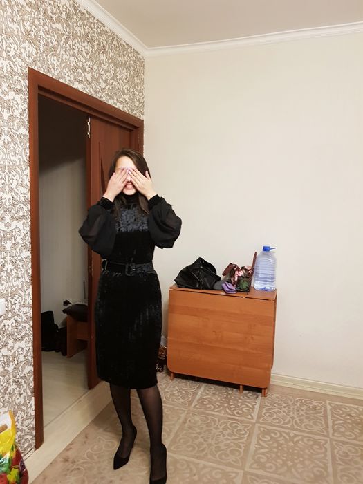 Черное платье велюр