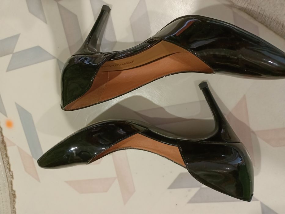 Продам новые кожаные туфли