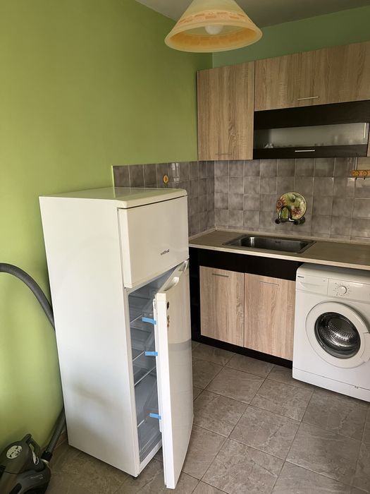 Дава се под наем Двустаен апартамент в Бургас, Възраждане - 68 кв.м за 382.5 € - Снимка #1