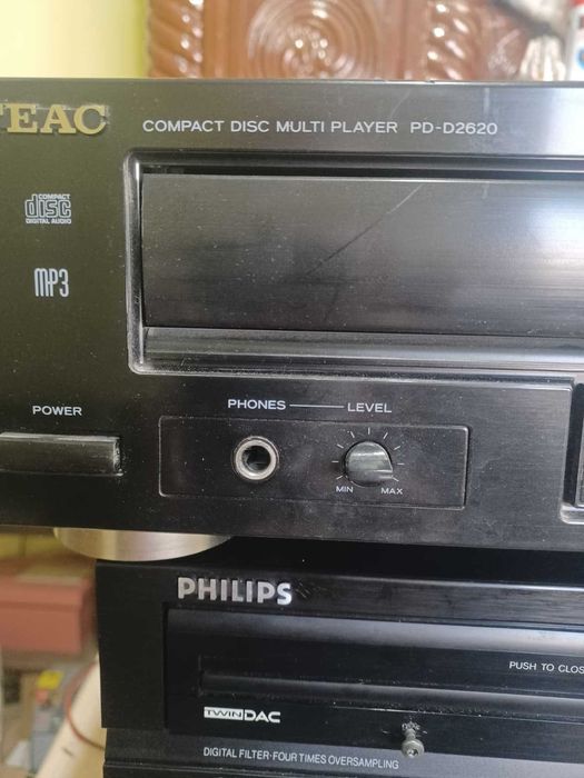 TEAC CD Multiplayer PD-D2620